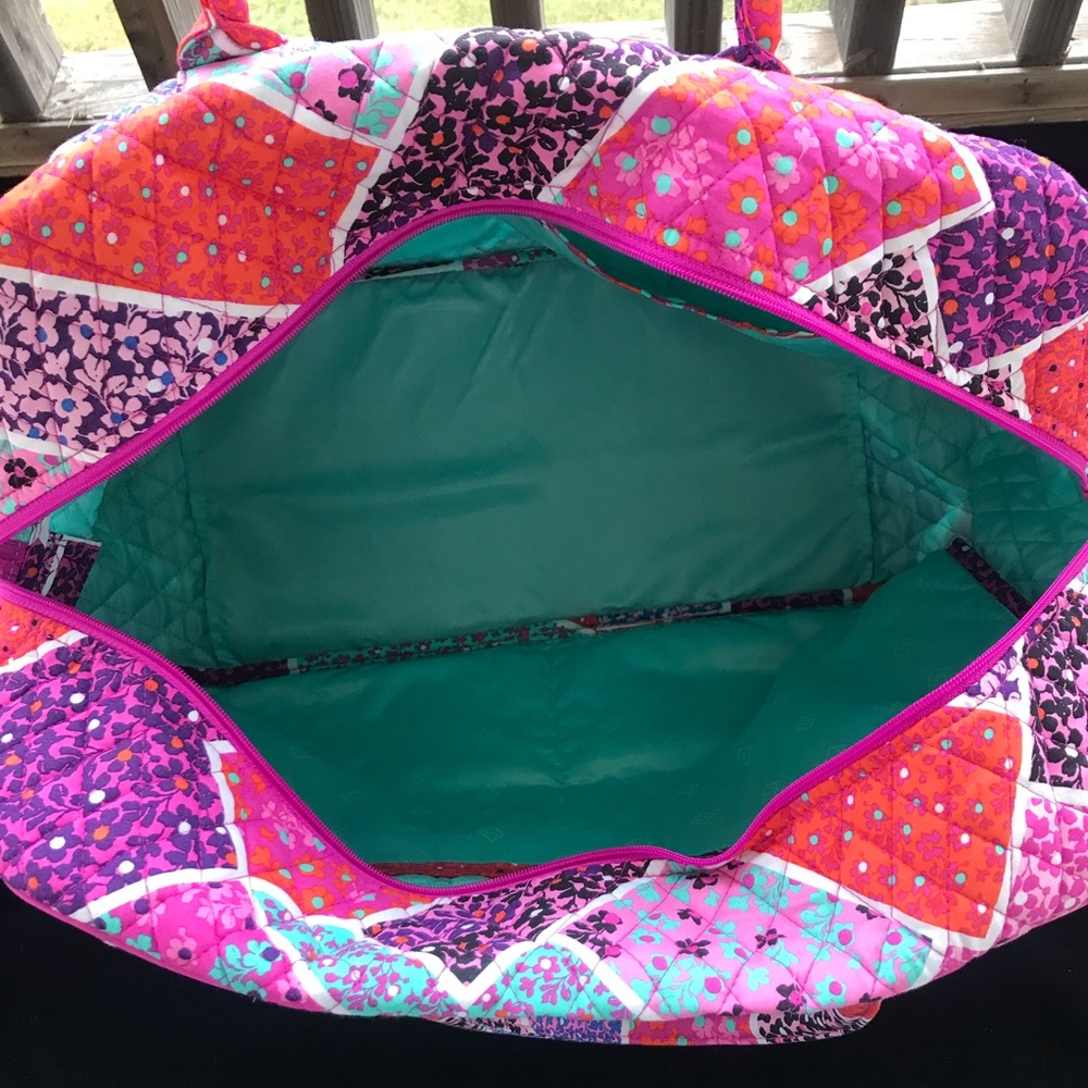 VERA BRADLEY Grand Traveler NWT - Picture 6 of 6